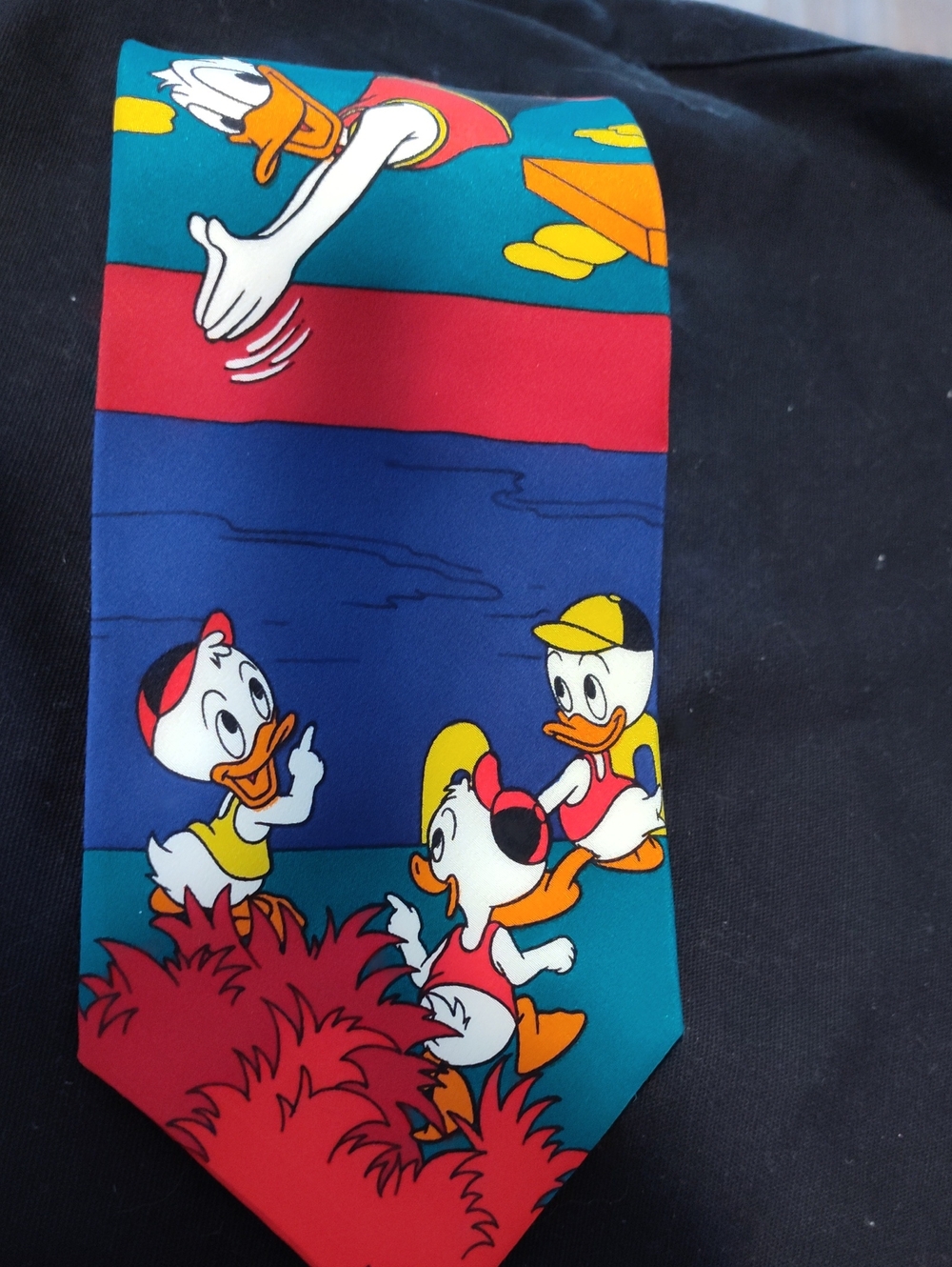 Disney Mens Silk Tie Donald Duck Diving / 3 Nephews Huey Lewey Dewey 54" EUC